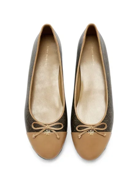 Șapcă Tory Burch cu vârf închis maro
