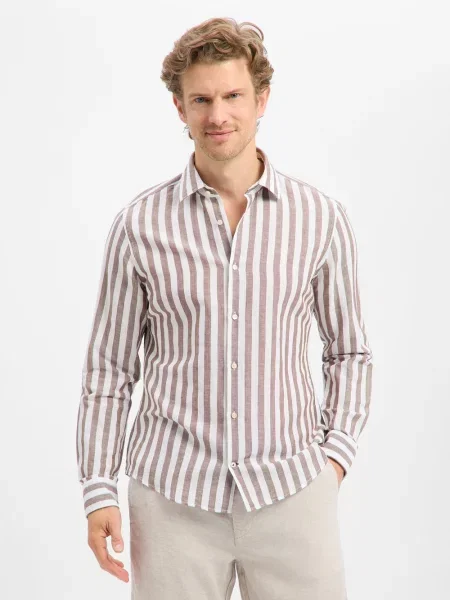 Koszula o kroju slim fit biznes z kołnierzykiem typu kent model Pit' Joop! Collection brązowa