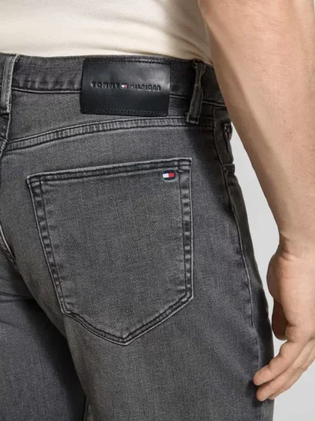 Jeansy Slim Fit z mieszanki bawełny model BLEECKER' Tommy Hilfiger