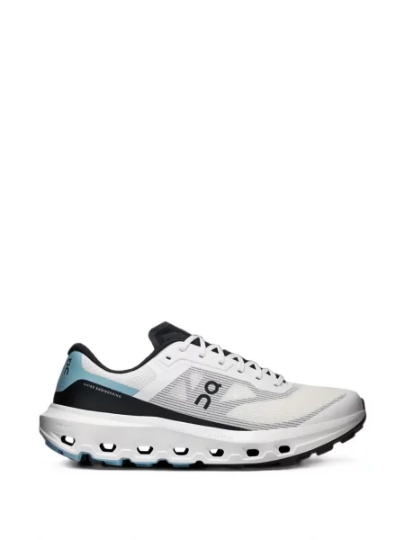 Sneakerși On alb