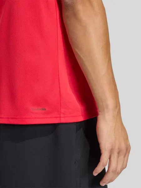 T-shirt o kroju regular fit z detal z logo Adidas Training czerwona