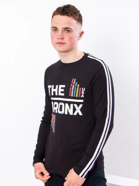 Лонгслив носи своє черный