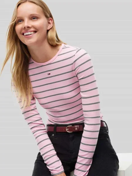 Bluzka z długim rękawem o kroju slim fit z mieszanki bawełny Tommy Jeans różowa