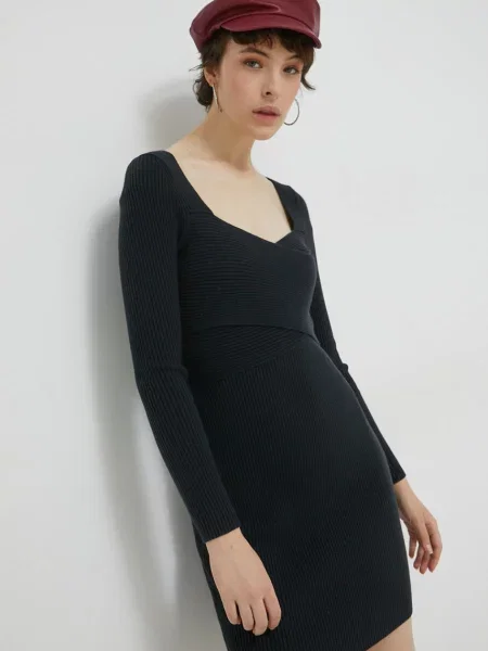 Obleka Abercrombie & Fitch mornarsko modra