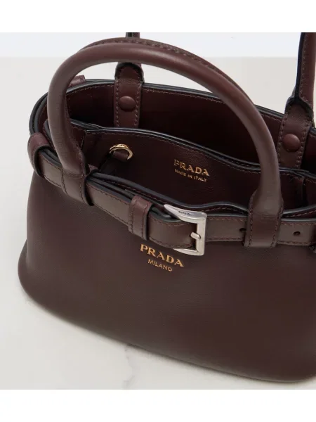 Geantă Prada din piele cu cataramă maro