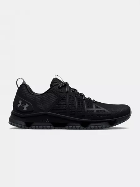 Обувки Under Armour MG Strikefast черно