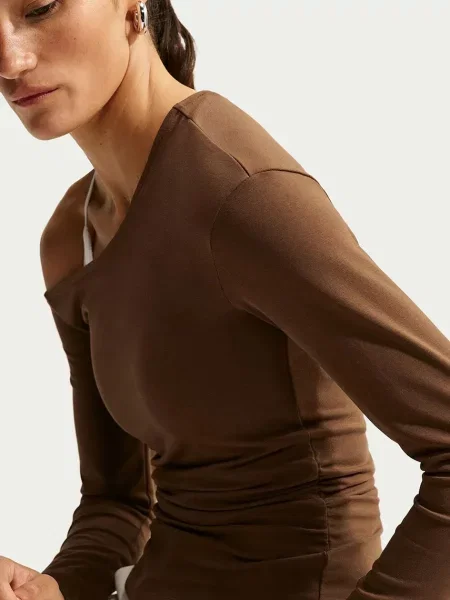 Nike Sportswear лонгслів з додаванням ліоцелю