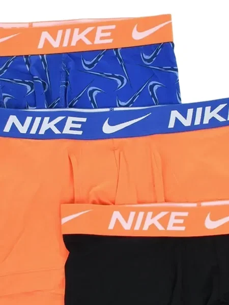 Scurt chiloți Nike cu imagine cu model floral negru