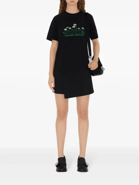 Тениска Burberry черно
