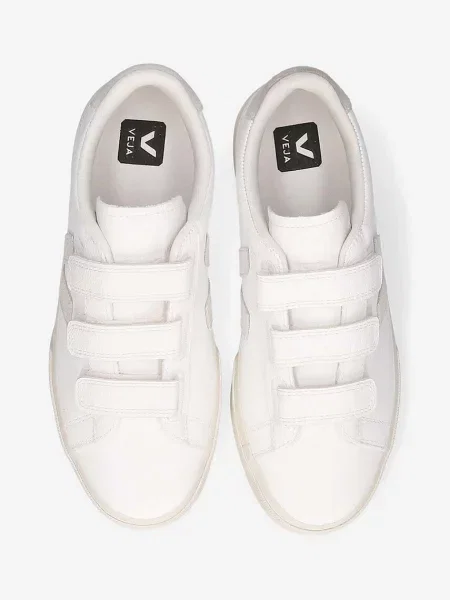 Кожаные кроссовки Veja белые