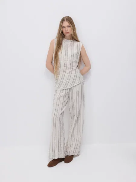 Reserved Асиметричний топ з бежевий