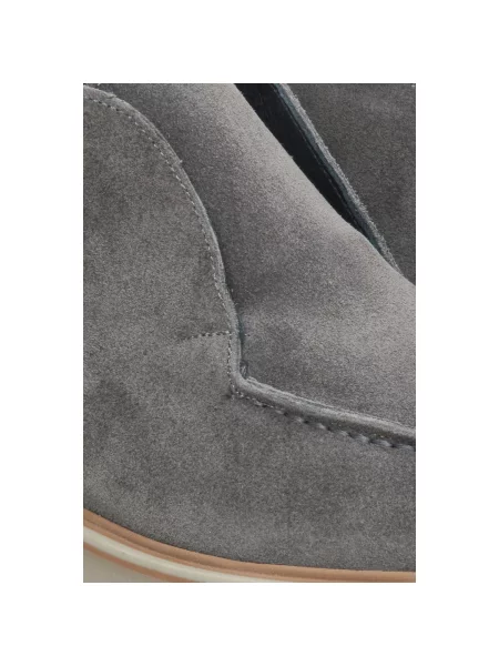 Велюровые лоферы Estro серые