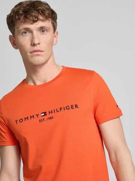 T-shirt z wyhaftowanym logo Tommy Hilfiger pomarańczowa