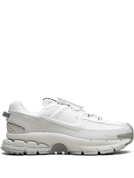 Sneakerși Nike Vomero alb