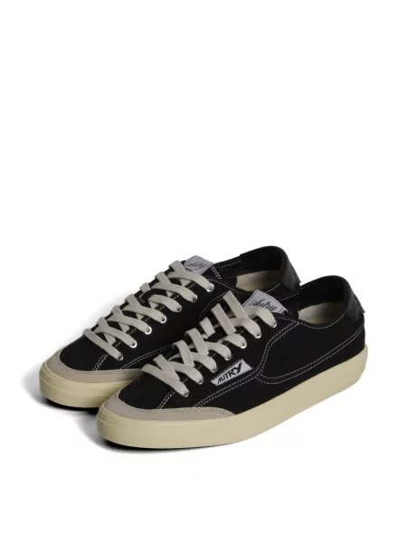 Sneakerși Autry negru