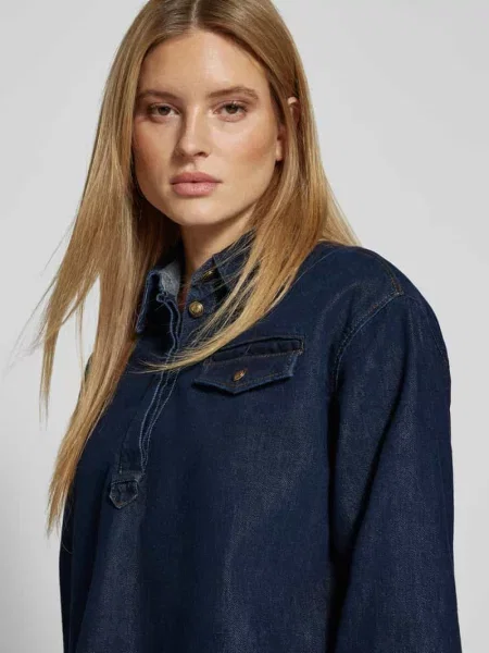 Bluzka jeansowa o kroju regular fit z brustaszą Luisa Cerano niebieska