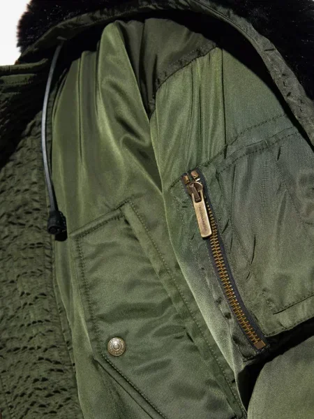 Яке Dsquared2 зелено