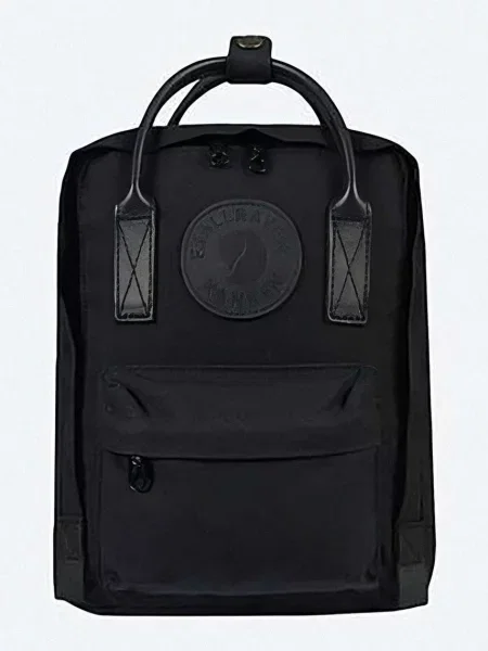 Раница Fjallraven Kanken No. 2 Mini малък с изчистен дизайн черно