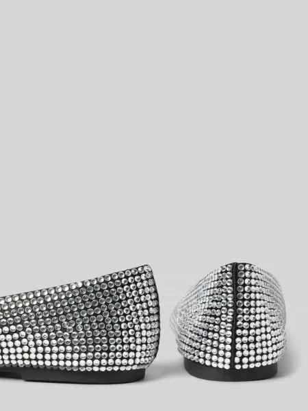 Baleriny z obszyciem kamieniami stras model ‘DARTS’ Steve Madden czarne