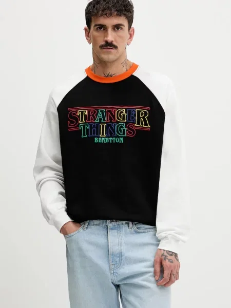 Mikina United Colors of Benetton x Stranger Things s aplikací černá