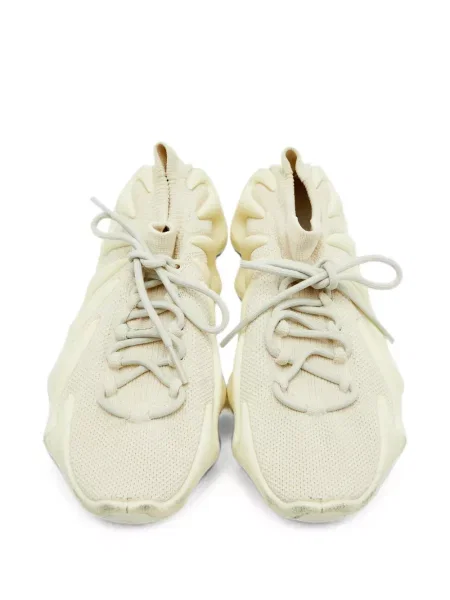 Маратонки Adidas Yeezy с връзки с дантела
