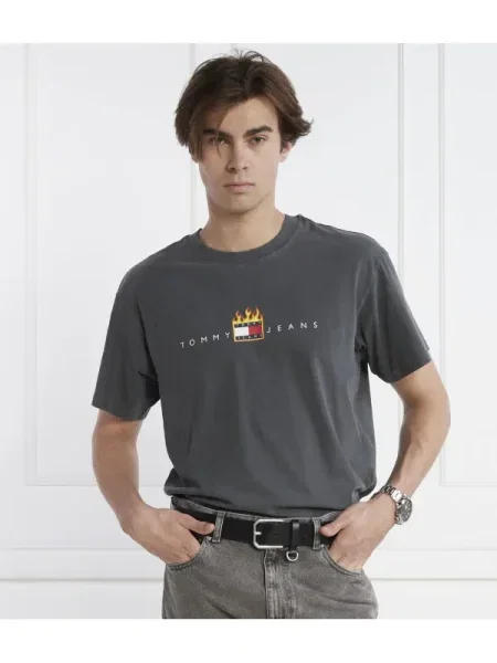 Tommy Jeans Tricou LINEAR FIRE FLAG | Relaxed fit gri