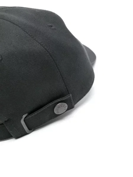 Kepurė su snapeliu Moncler juoda