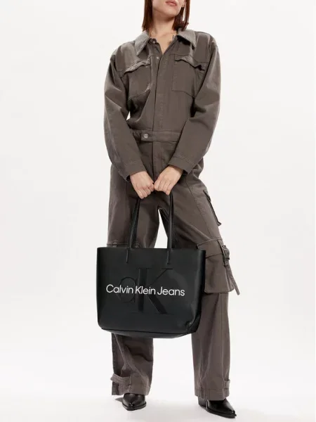Calvin Klein Jeans Torba SCULPTED MONO crna