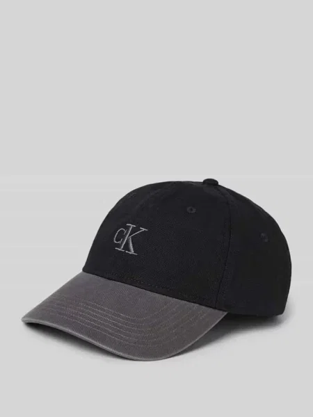 Calvin Klein Czapka z daszkiem czarny