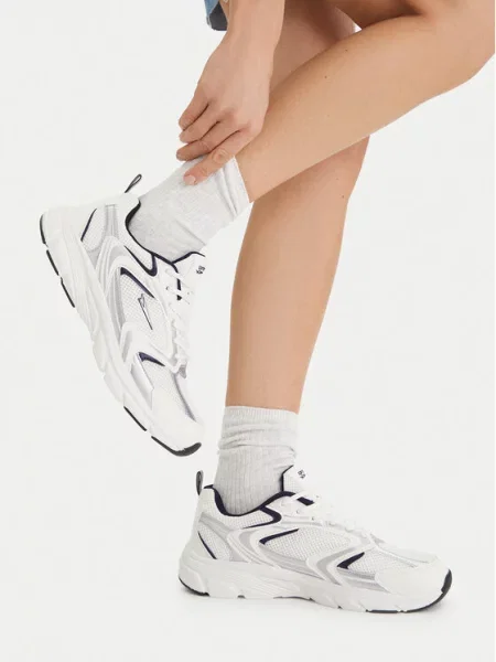 Sneakersy Sprandi bílé