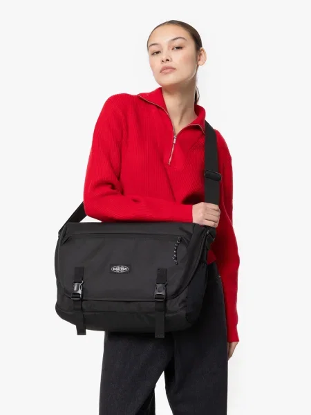 EASTPAK Geantă de umăr Courier Pro' negru