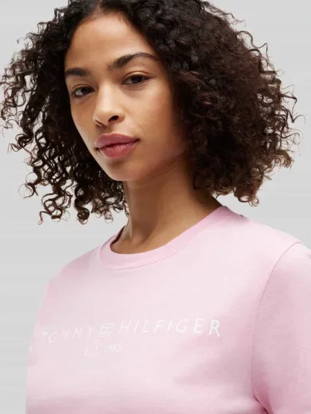Krój regular fit t-shirt z czystej bawełny z nadruk z logo Tommy Hilfiger