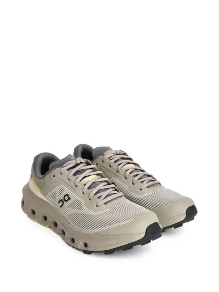 Sneakerși On