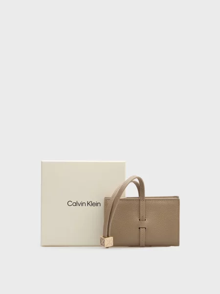 Кожаный кошелек Calvin Klein бежевый