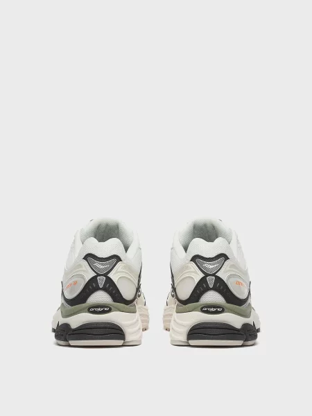 Кроссовки Saucony белые