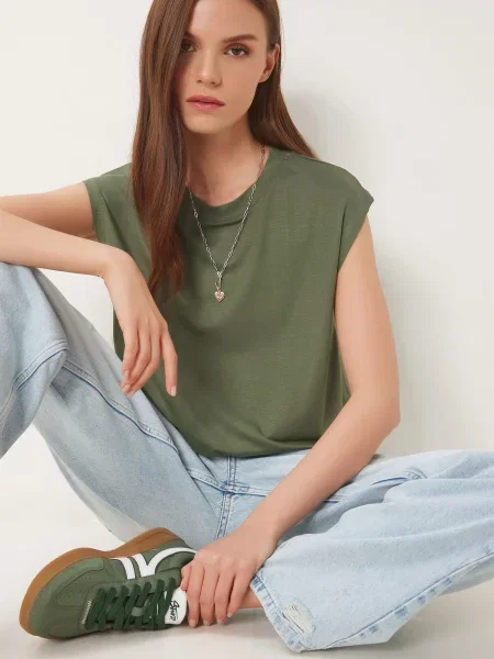 Happiness İstanbul Tricou oliv