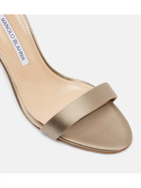 Sandale Manolo Blahnik din satin bej