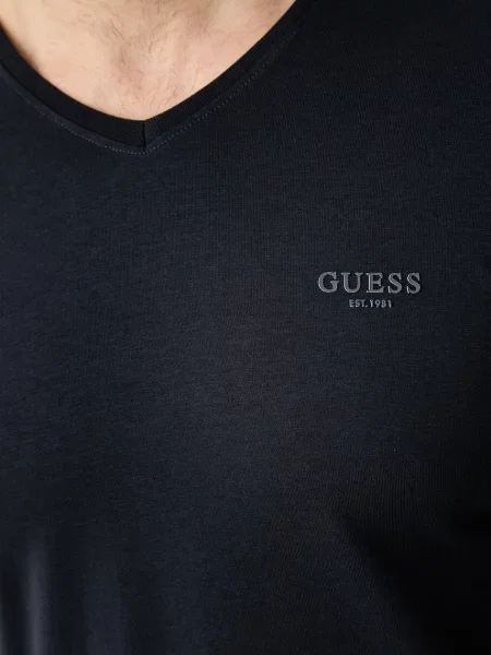 Футболка Guess