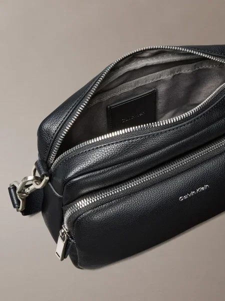 Torbica za okrog pasu Calvin Klein Raised Camera Bag črna