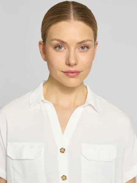 Bluzka koszulowa o kroju regular fit z czystej model BUMPY' Vero Moda biała