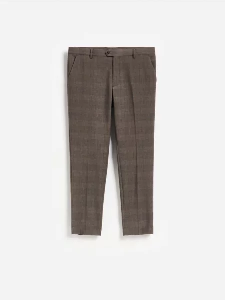 Reserved Pantaloni slim fit clasici maro