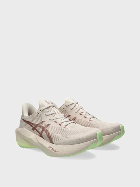 Кроссовки Asics Novablast бежевые