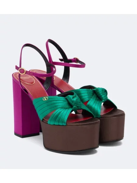 Sandale Valentino Garavani din satin cu platformă