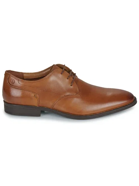 Pantofi Clarks din dantelă maro
