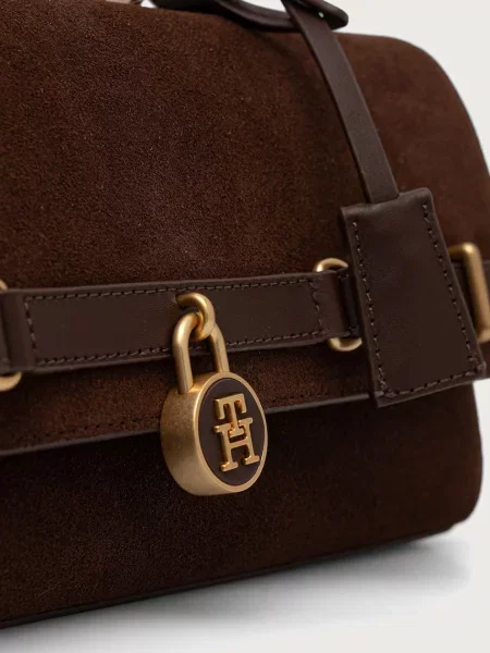 Tommy Hilfiger чанта crossbody дамска от велур кафяво
