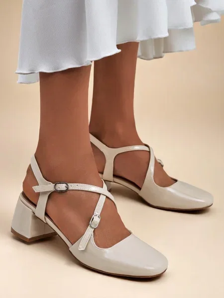 Lodičky Resti na ramínka bílé