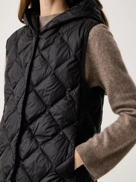 Пуховый жилет Weekend Max Mara