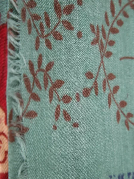 Fular Philippa 1970 cu franjuri cu model floral verde