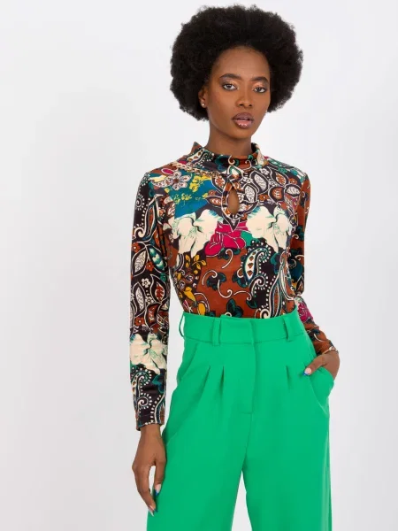 Bluză Fashionhunters cu mâneci lungi lungă maro