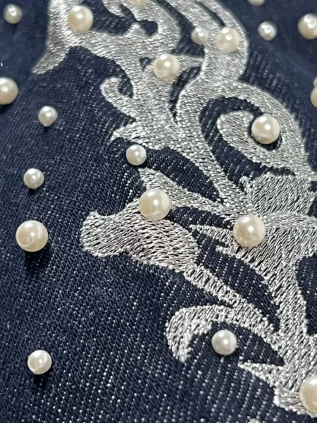 Lepršave traperice Birth Of Royal Child sa perlicama plava